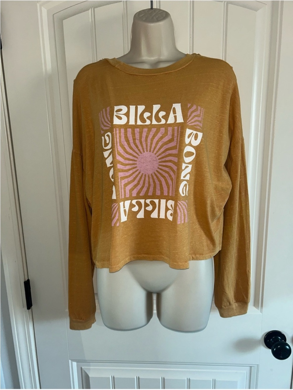 Billabong Women's Mustard Graphic Long-Sleeve Crop Top